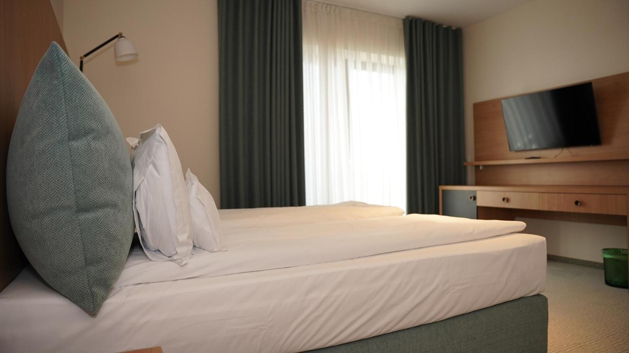Hotel Sorin Mihai Cristian  Exterior photo